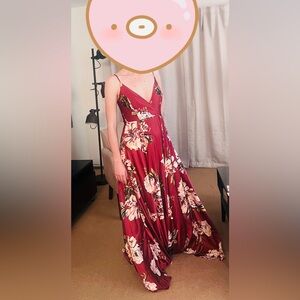 Brand New!Red Dress with train Size S/M fits( 0-4)